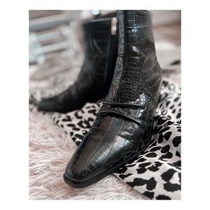 NWT New Bella Booties